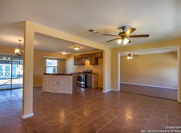 3rd image of 4827 Village View Dr