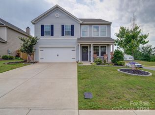 163 Hidden Lakes Rd, Statesville, NC 28677