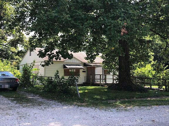 3rd image of 3331 Wallace Ave