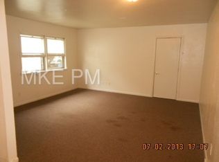 829 Park Ave APT 4, Racine, WI 53403