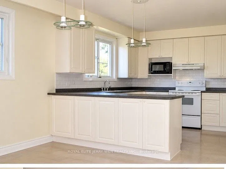 3 bed, $2,700 — Photo 2
