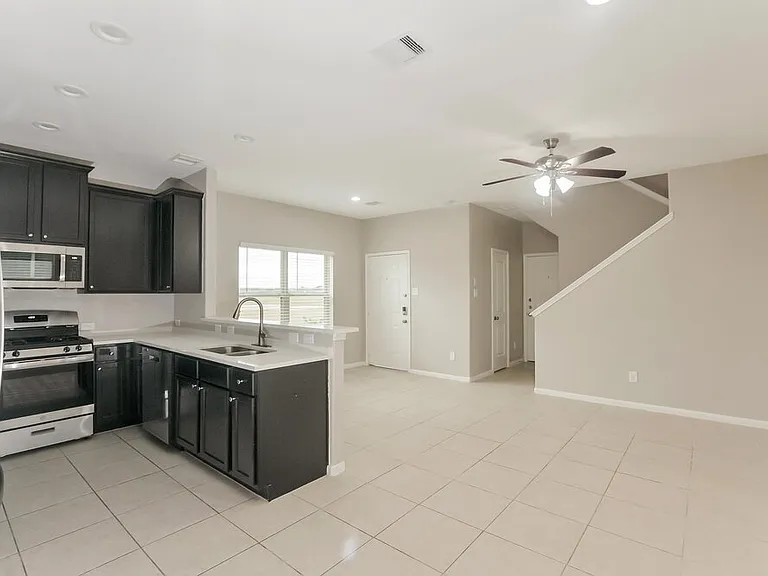 339 Sea Breeze Dr — Photo 8
