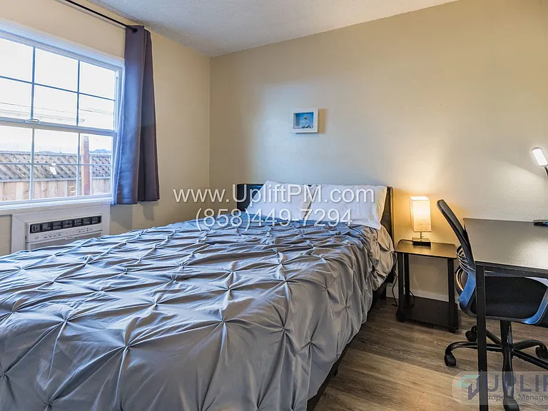 4829 Castle Ave — Photo 24