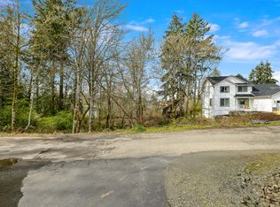 Devenny Ave NE, Bainbridge Island, WA 98110