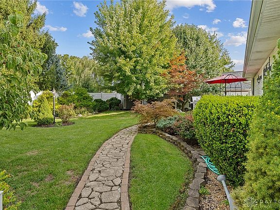 4th image of 1285 Mayfair Dr