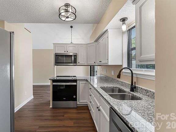 5th image of 1635 20th Avenue Ct NE