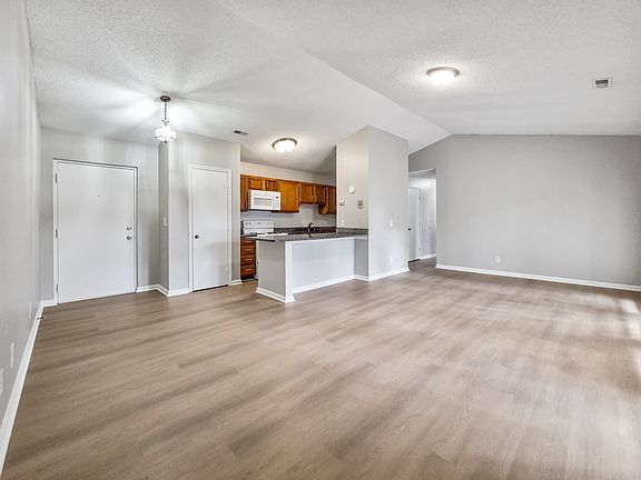 3rd image of 6122 Meadow Rose Ln