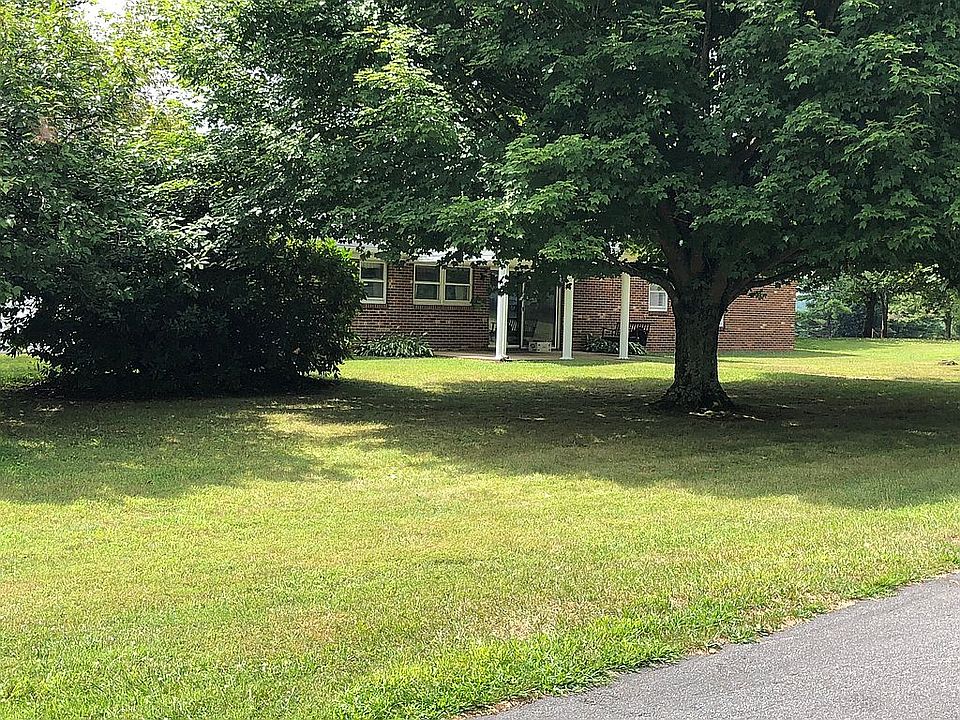 1st image of 21 Grandview Dr