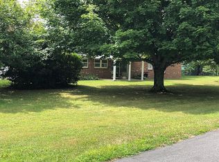 21 Grandview Dr, Woodlawn, VA 24381