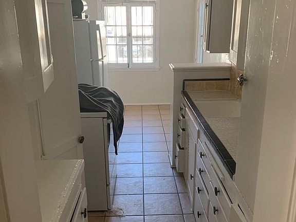 3rd image of 601 S Cloverdale Ave #105
