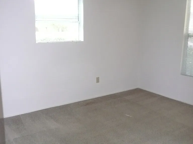 1205 Duke Dr — Photo 4