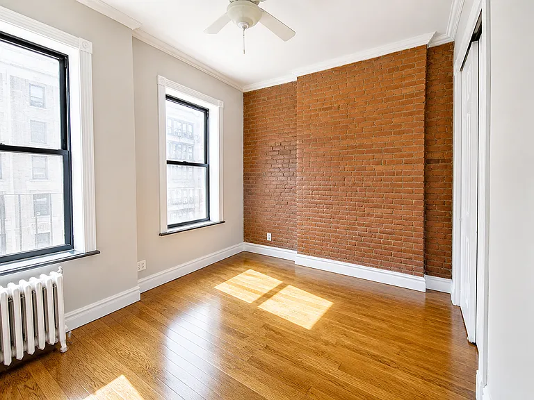 219 E 23rd St #18 — Photo 4