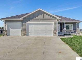 8709 S 82nd St, Lincoln, NE 68516