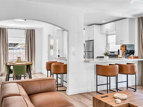 2nd image of 426 NE 26th St #1