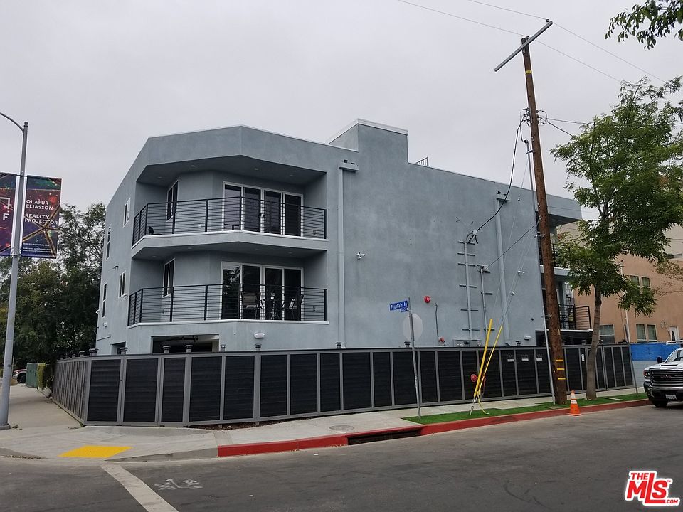 1st image of 1305 N Citrus Ave