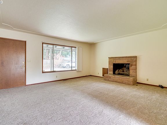 4th image of 400 SE 26th Ave