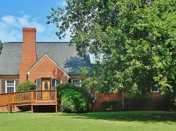 8420 Dennisville Rd, Amelia Court House, VA 23002