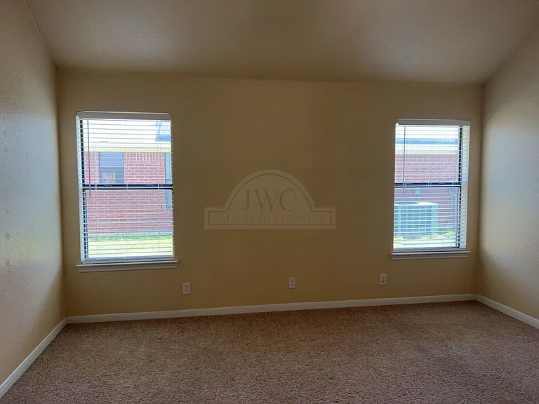 2509 Lavender Ln — Photo 16