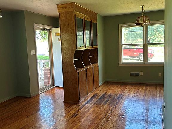 5th image of 3826 Harris Creek Rd