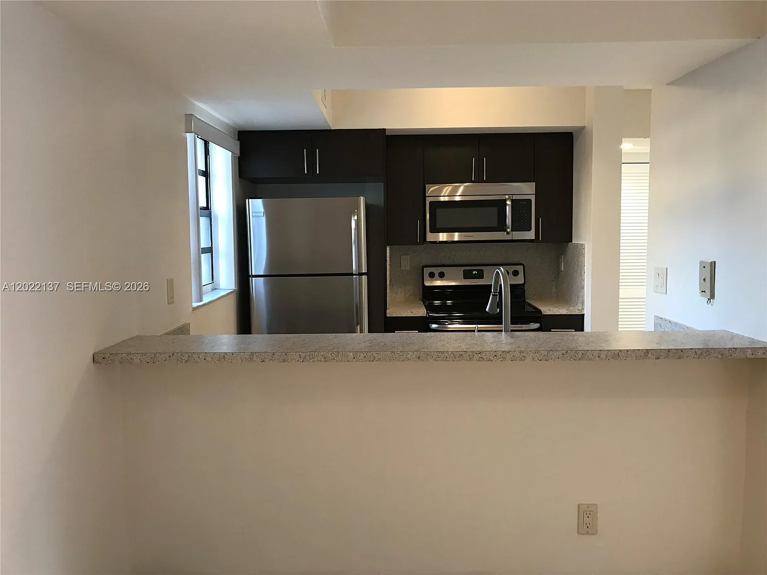 Moors Pointe Condo Ph 01 — Photo 3