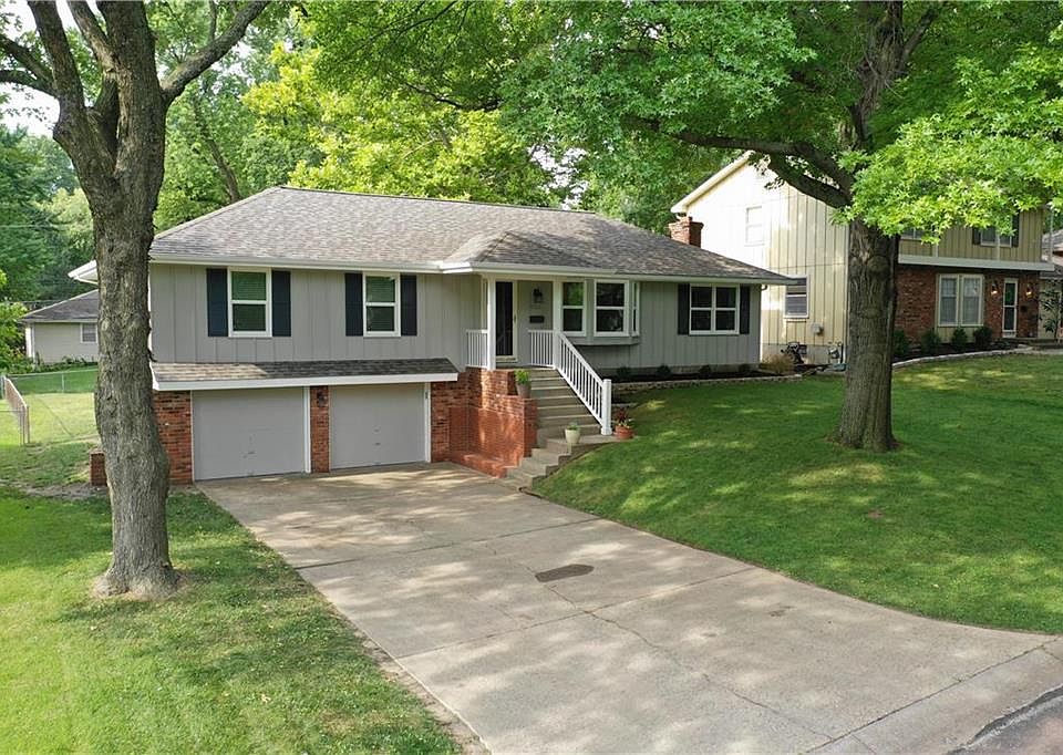 1st image of 9705 W 92nd St