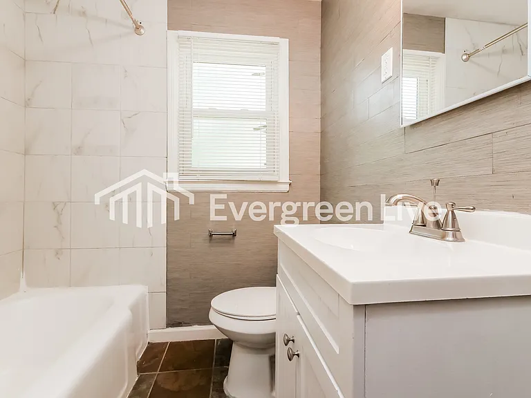 13128 Parker Ave — Photo 11