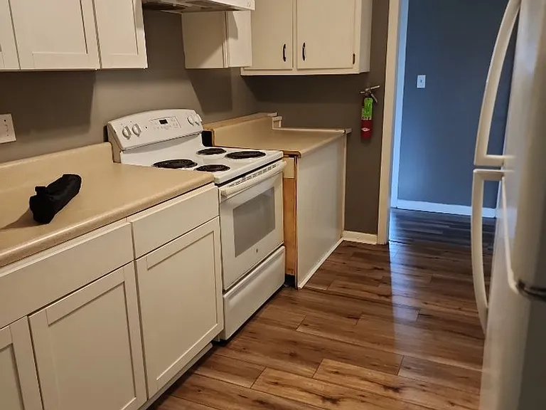Holston Apartments — Photo 14