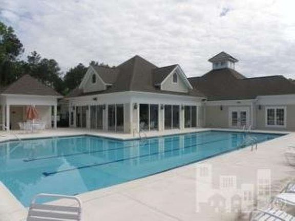 5th image of 656 Breezewood Dr SE