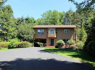 65541 Beaver Loop Rd, North Bend, OR 97459