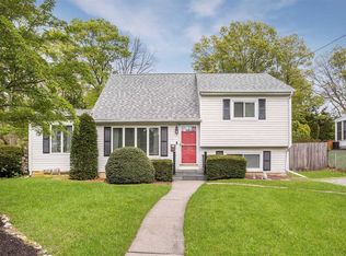 27 Lake Park St, Ronkonkoma, NY 11779