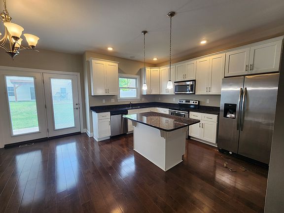 5th image of 2232 Lapis Ln