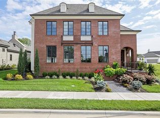 9331 Juniper Reserve Dr, Prairie Village, KS 66207