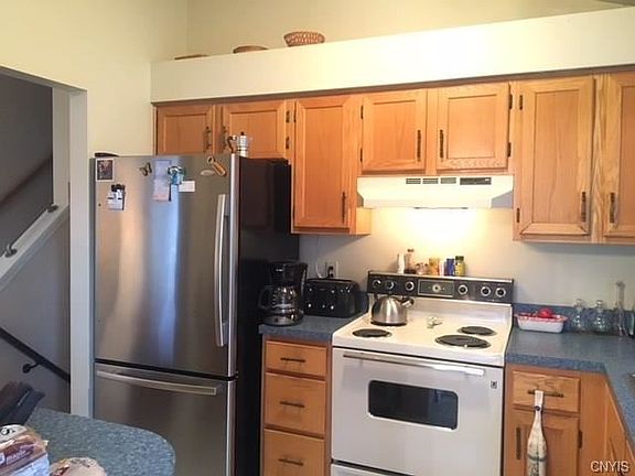 5th image of 9512 N Woodlawn Dr