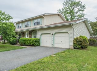 39 Agawam Dr, Wayne, NJ 07470