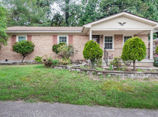 4608 Estate Dr, Louisville, KY 40216