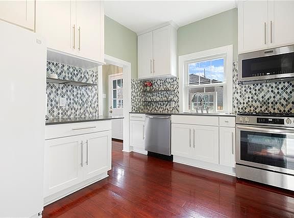 5th image of 525 Derbigny St
