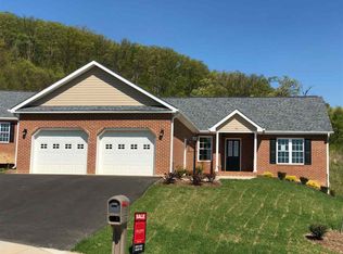 20 Oak View Dr, Staunton, VA 24401