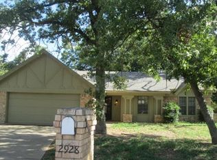 2928 Tangle Oaks Ct, Bedford, TX 76021