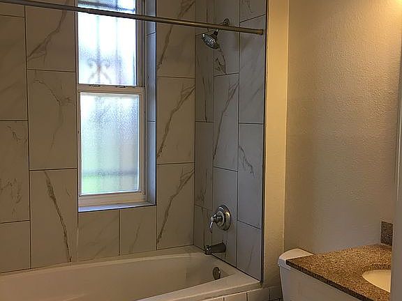 5th image of 264 N Galapago St APT A
