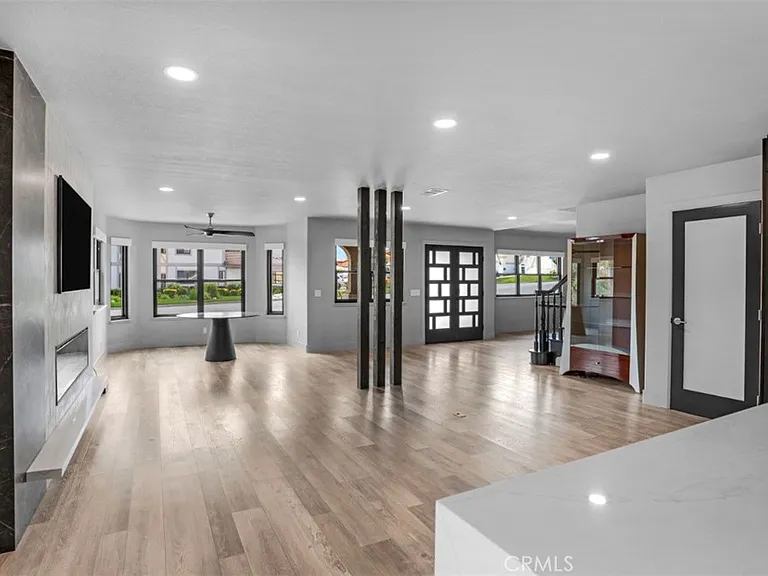 24050 Canyon Lake Dr N — Photo 6