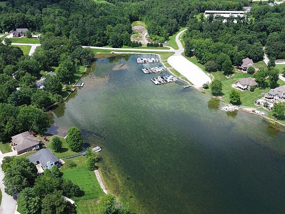 5th image of 408 W Prancer Dr N