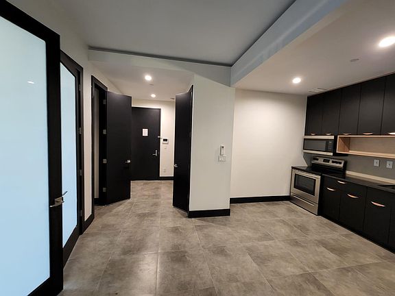 3rd image of 1170 Hoe Ave #4G