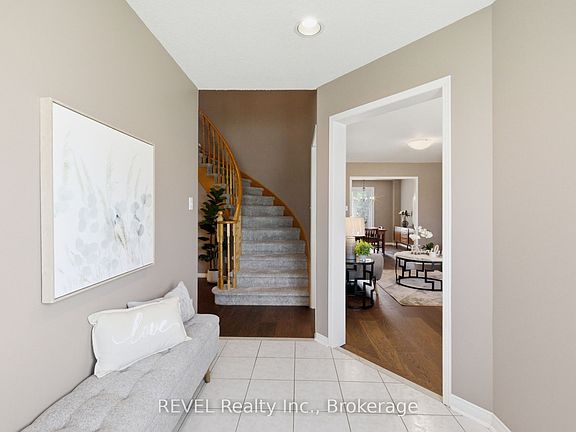 4th image of 150 Fallingbrook St