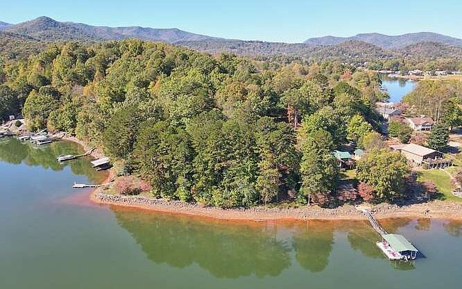 1st image of Big Oak Ln