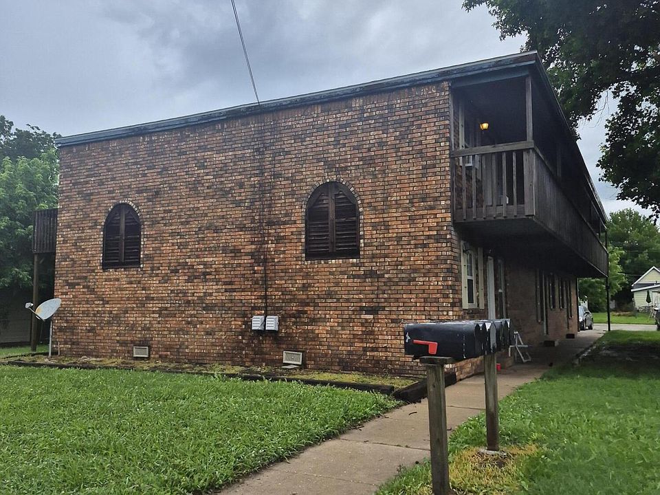 2nd image of 321 W Division Street