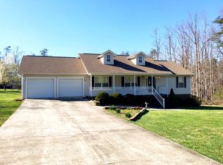 17382 E Meadow Creek Rd, Monterey, TN 38574