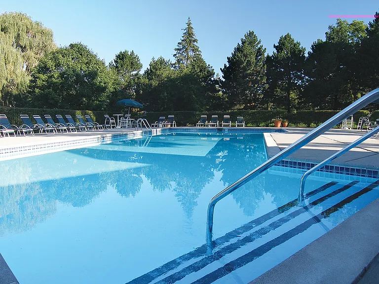Creekside of Farmington Hills Apartments — Photo 42