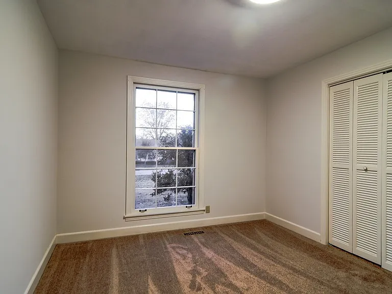 111 Arlington Pl — Photo 10