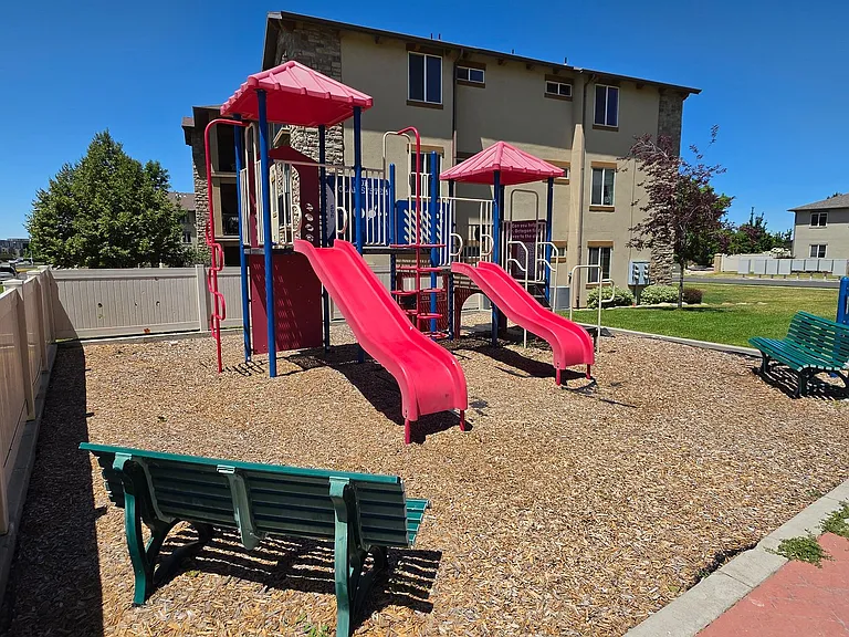 638 N 400 W #E — Photo 20
