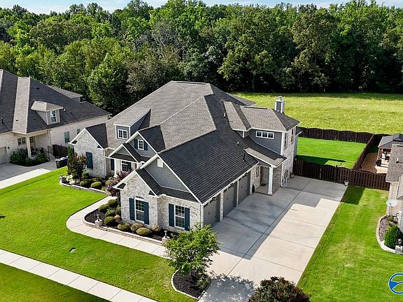 3rd image of 119 Mincie Dr
